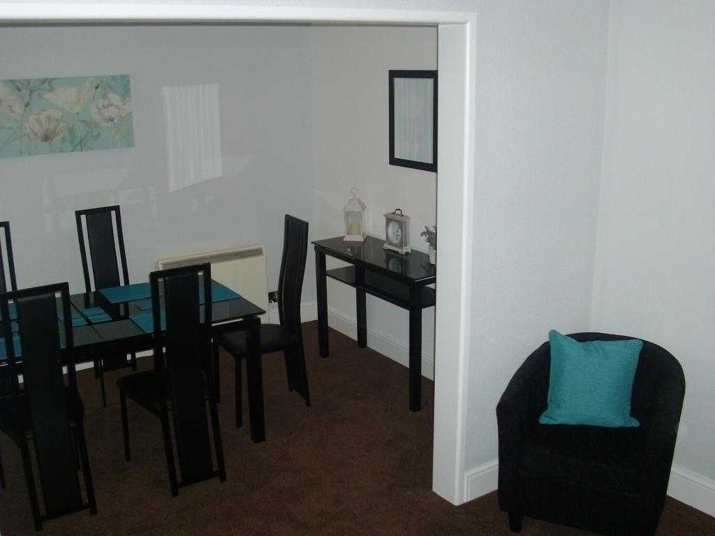 Lockinbar Holiday Apartments Tenby Ruang foto