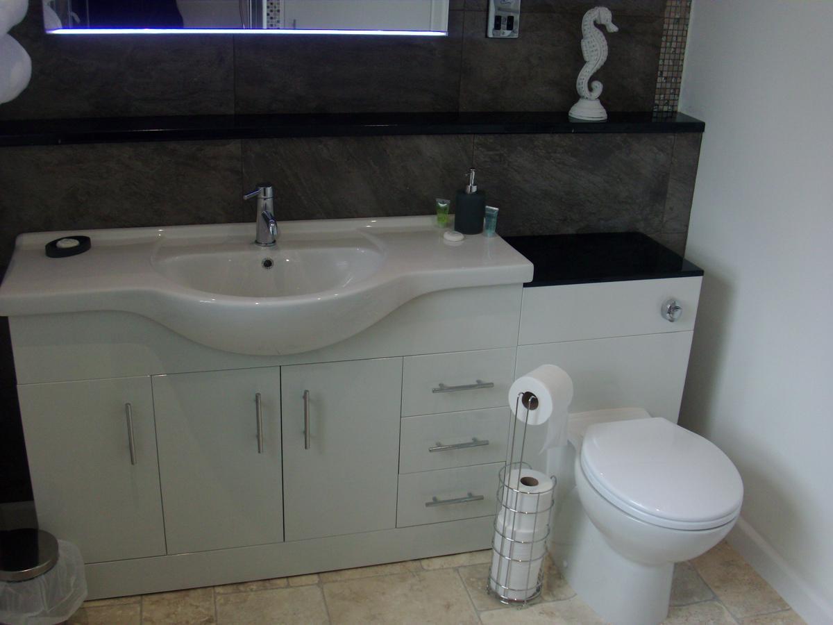 Lockinbar Holiday Apartments Tenby Bagian luar foto