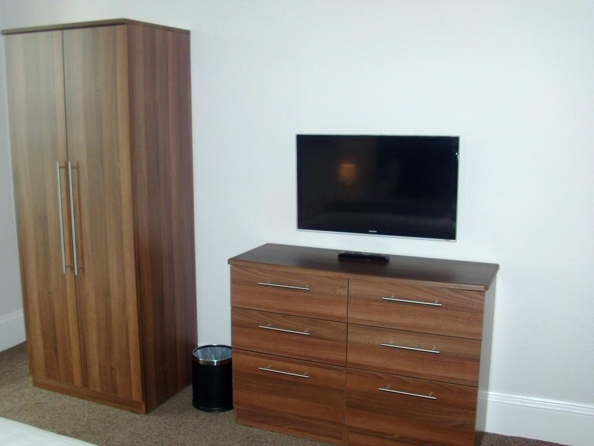 Lockinbar Holiday Apartments Tenby Bagian luar foto
