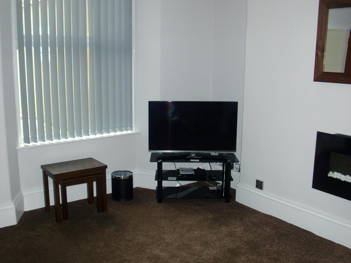 Lockinbar Holiday Apartments Tenby Bagian luar foto
