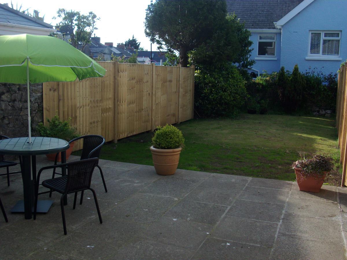 Lockinbar Holiday Apartments Tenby Bagian luar foto
